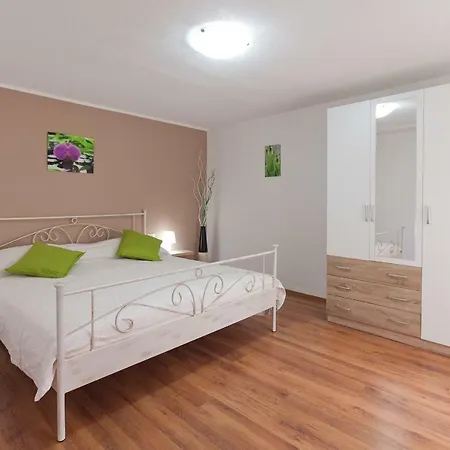 Holiday Sveta Jelena * Mošćenička Draga
