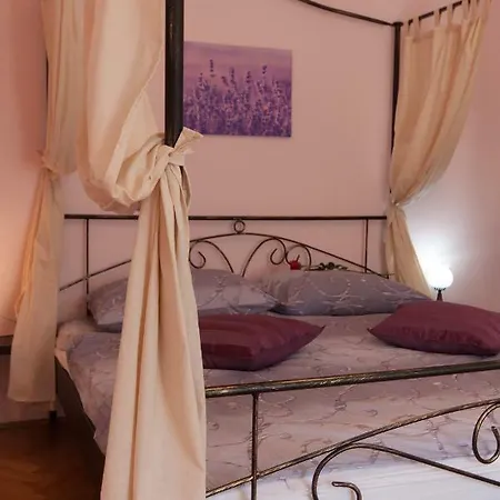Holiday Sveta Jelena Appartamento Mošćenička Draga